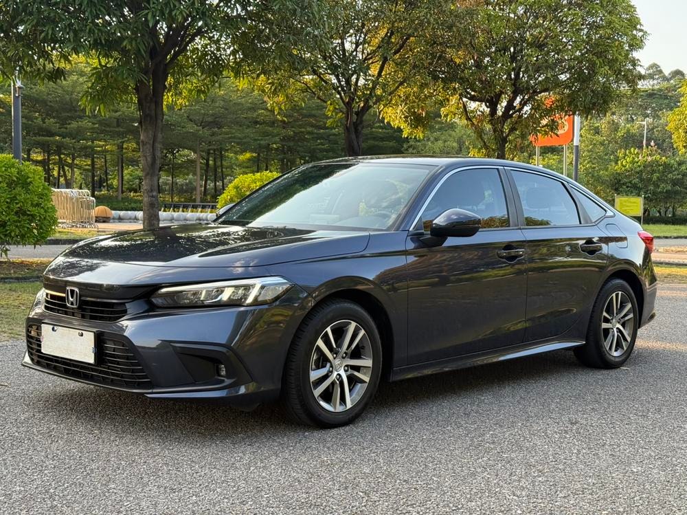 Honda Civic 2023 — фото автомобиля 1