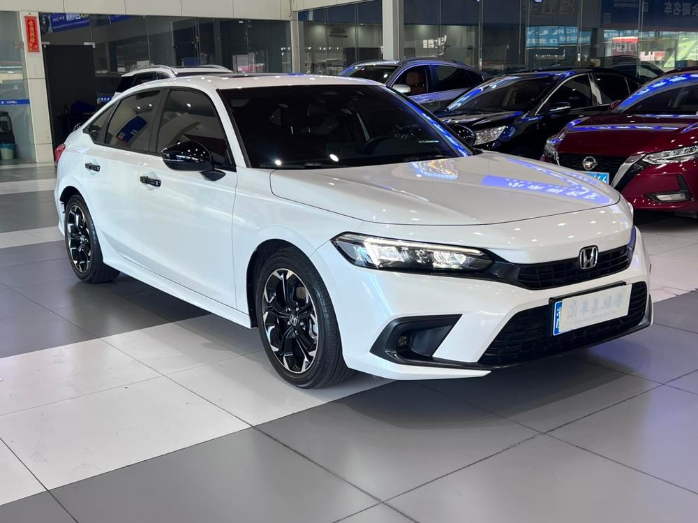 Honda Civic 2022 — фото автомобиля 1