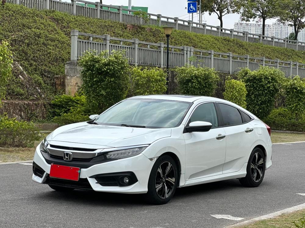 Honda Civic 2016 — фото автомобиля
