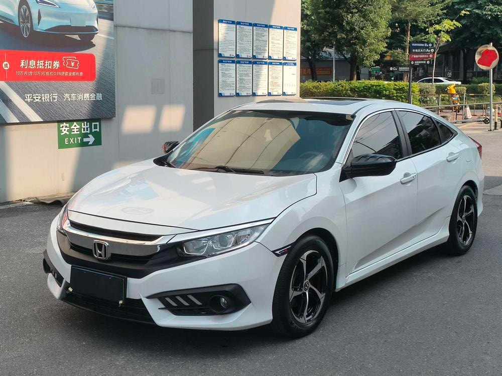 Honda Civic 2016 — фото автомобиля 1