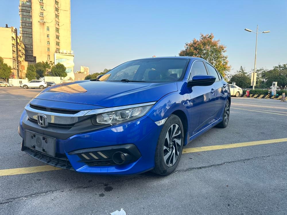 Honda Civic 2019 — фото автомобиля 1