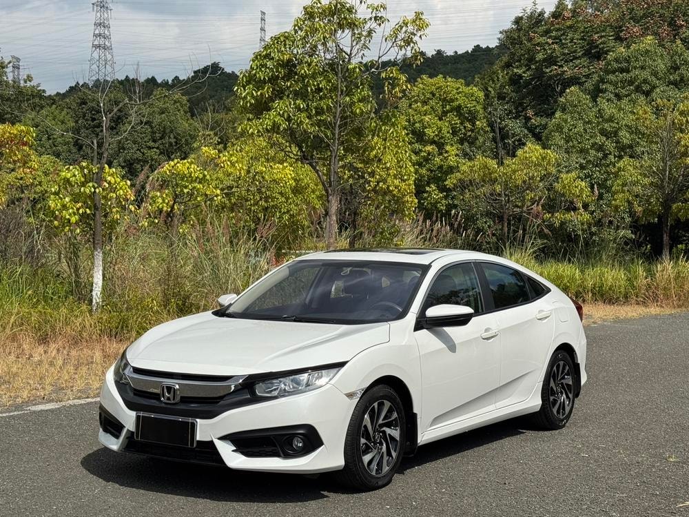 Honda Civic 2019 — фото автомобиля