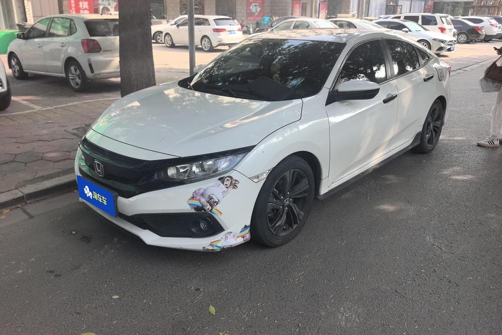 Honda Civic 2019 — фото автомобиля