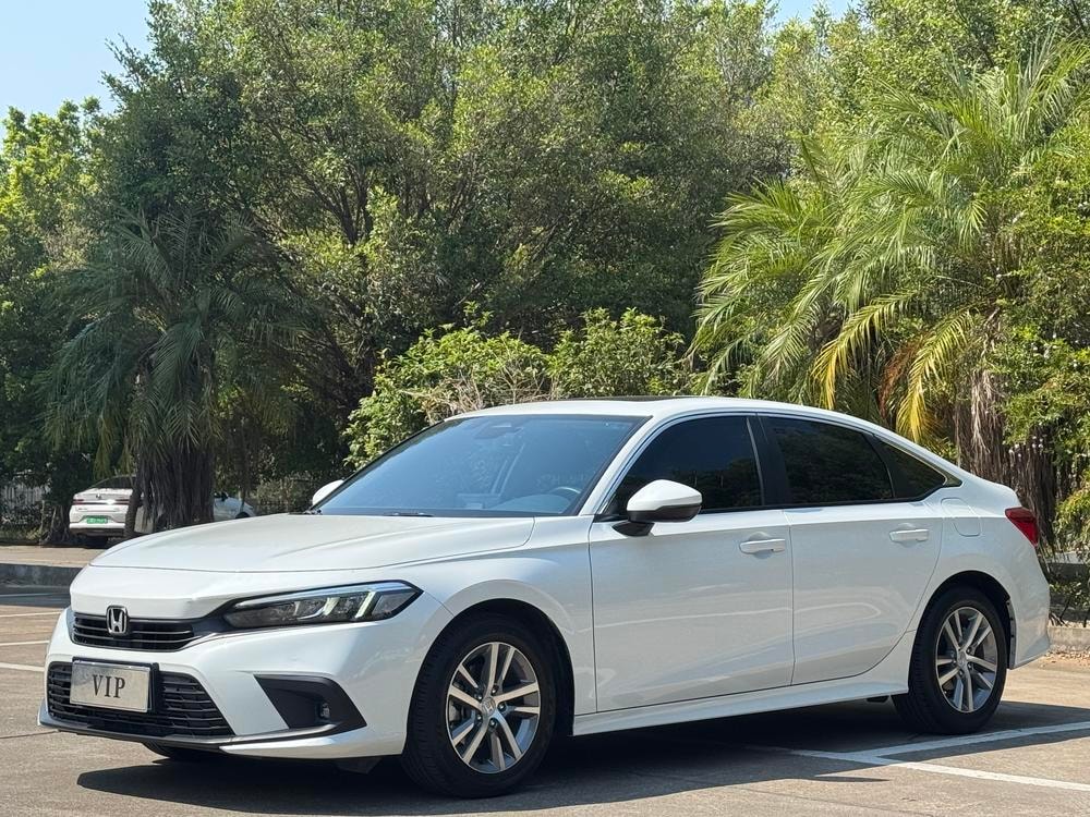 Honda Civic 2025 — фото автомобиля