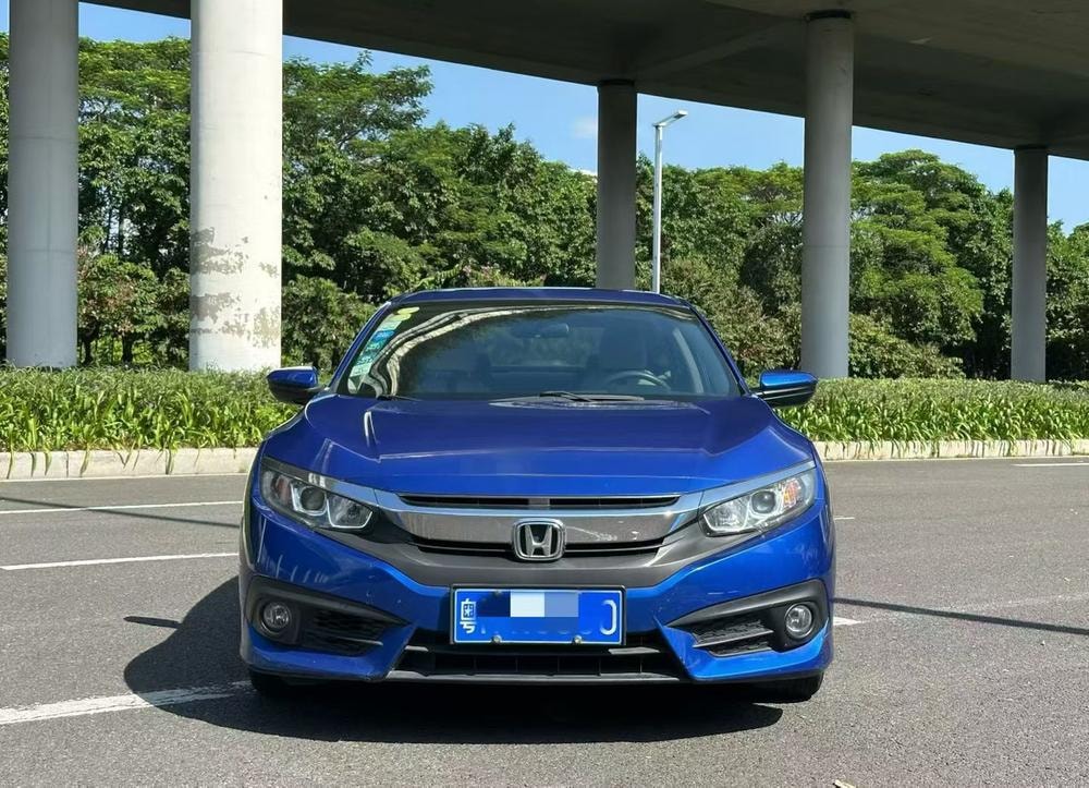 Honda Civic 2016 — фото автомобиля