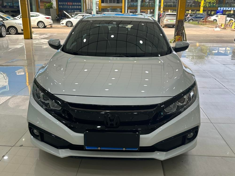 Honda Civic 2019 — фото автомобиля 1