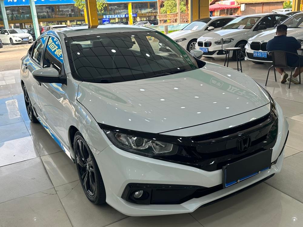 Honda Civic 2019 — фото автомобиля