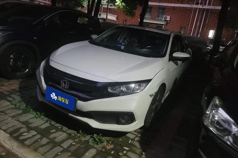 Honda Civic 2019 — фото автомобиля