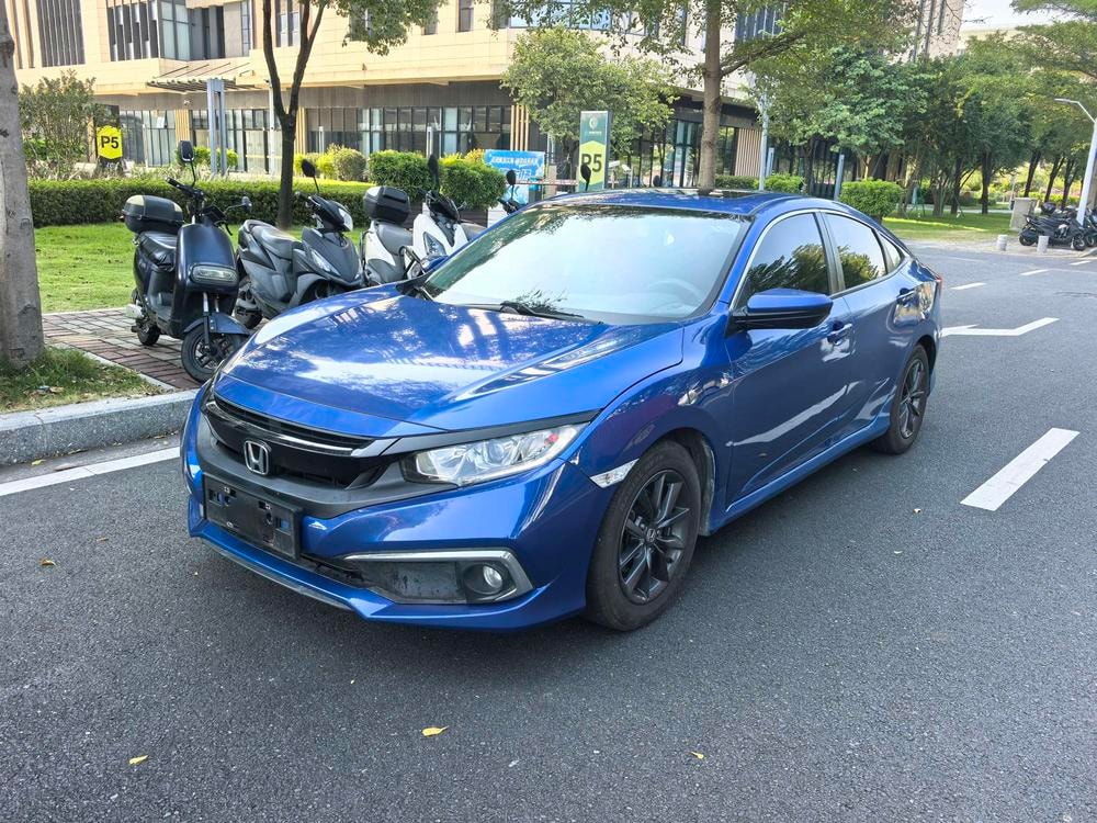 Honda Civic 2019 — фото автомобиля