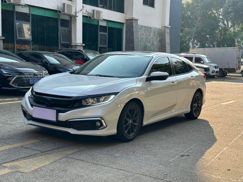 Honda Civic 2019 — фото автомобиля