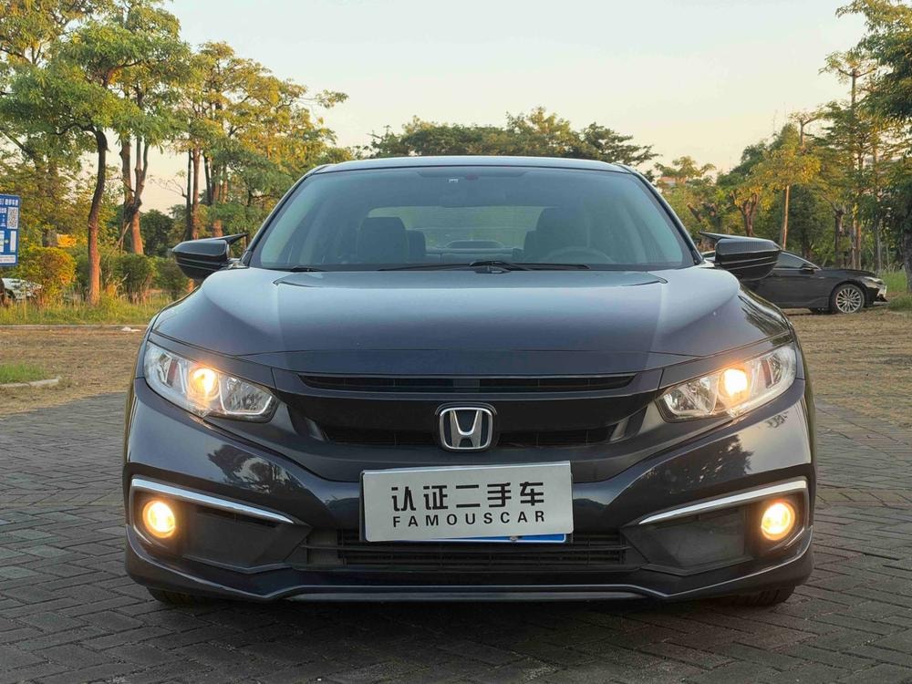 Honda Civic 2019 — фото автомобиля
