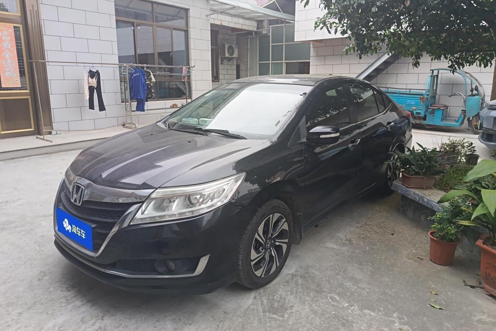 Honda Crider 2016 — фото автомобиля