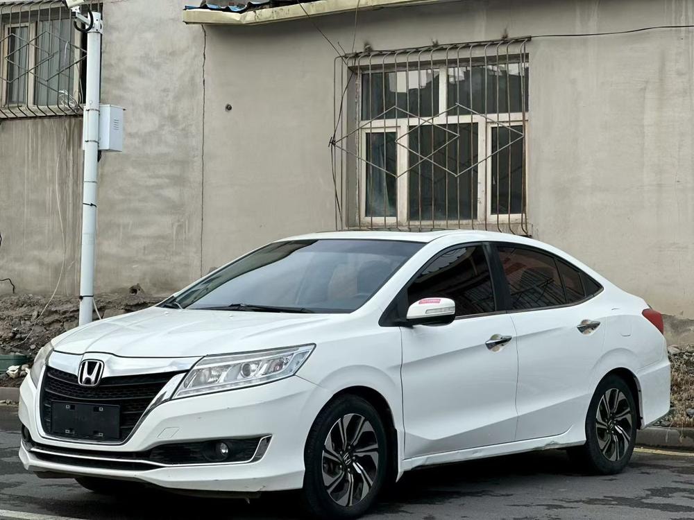 Honda Crider 2016 — фото автомобиля