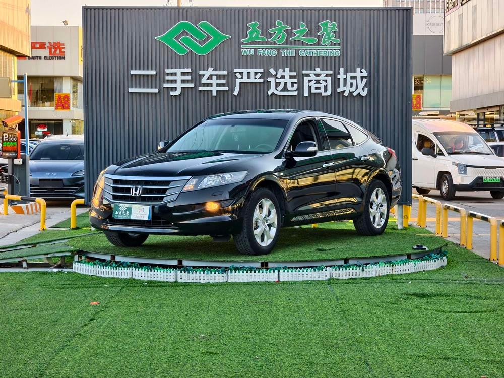 Honda Crosstour 2012 — фото автомобиля