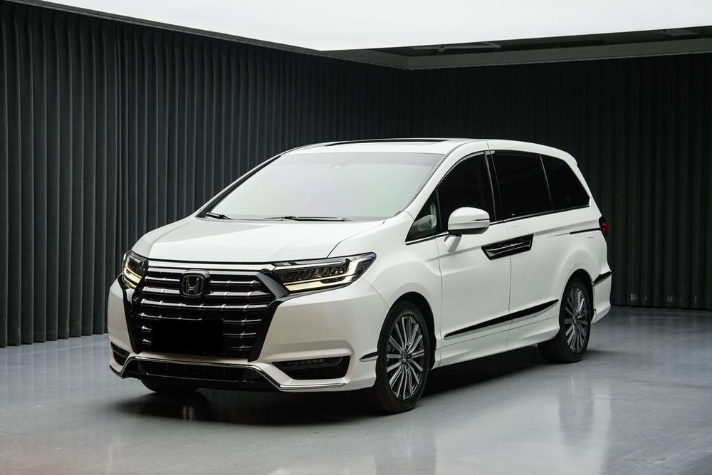 Honda Elysion 2022 — фото автомобиля