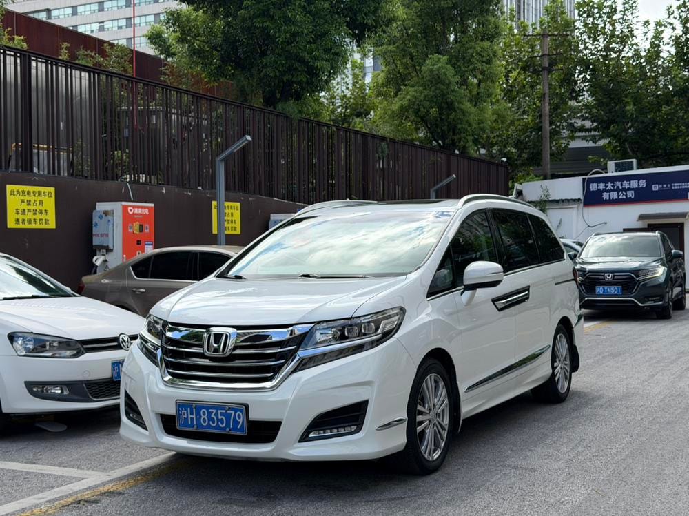 Honda Elysion 2016 — фото автомобиля 1