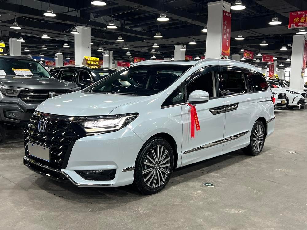 Honda Elysion 2024 — фото автомобиля 1