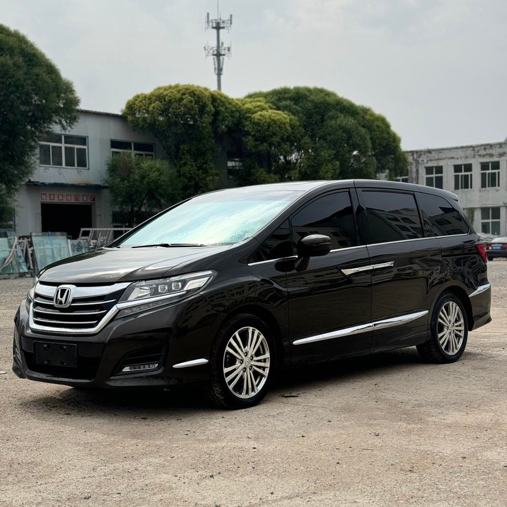 Honda Elysion 2016 — фото автомобиля 1