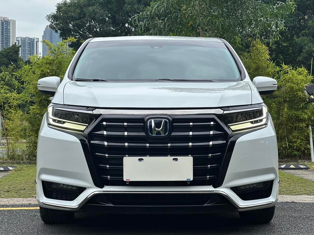 Honda Elysion 2022 — фото автомобиля 1