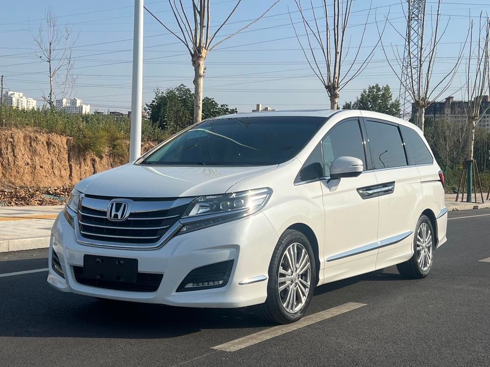 Honda Elysion 2016 — фото автомобиля 1