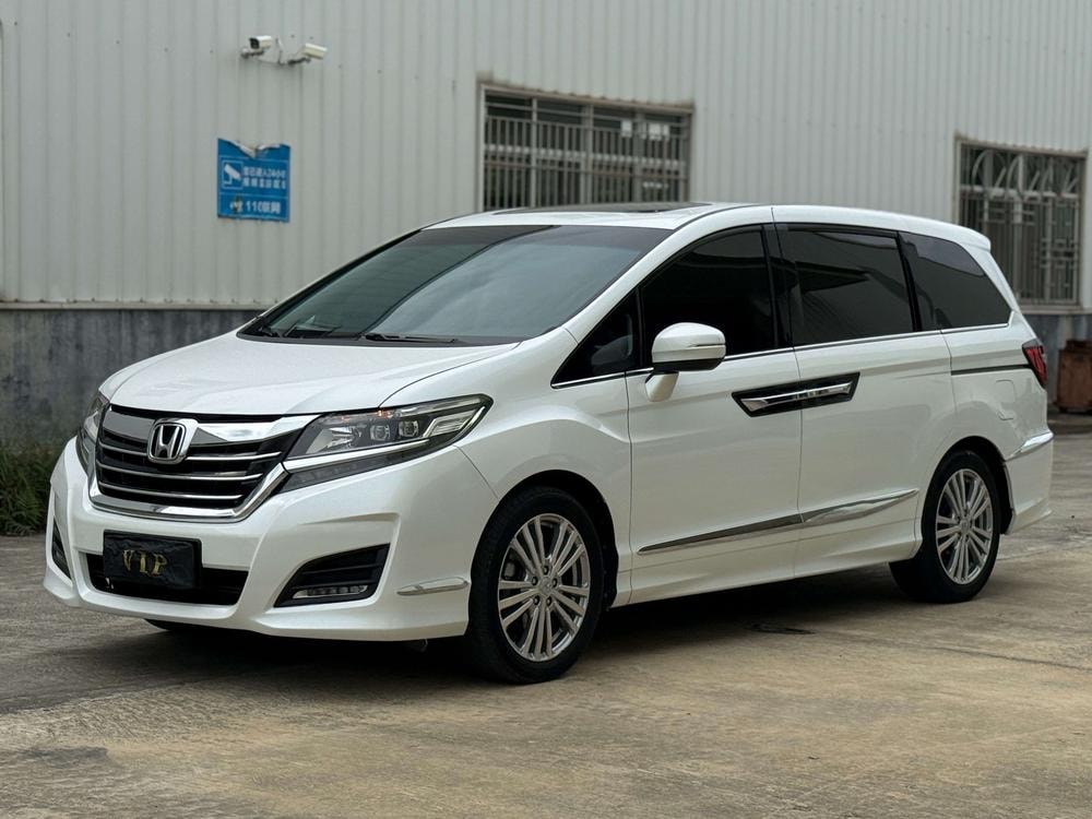 Honda Elysion 2016 — фото автомобиля 1