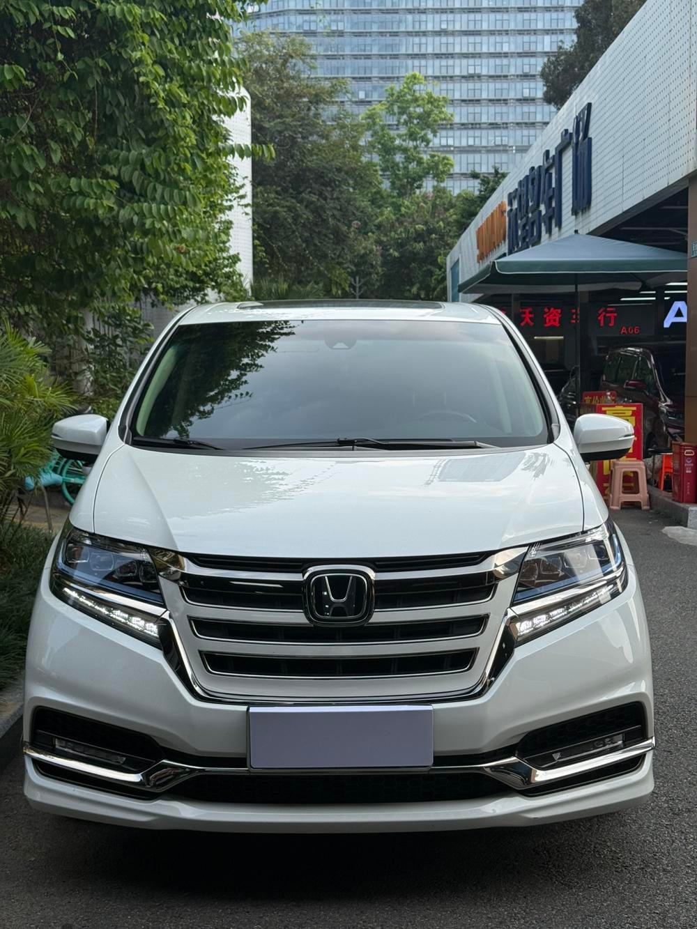 Honda Elysion 2019 — фото автомобиля