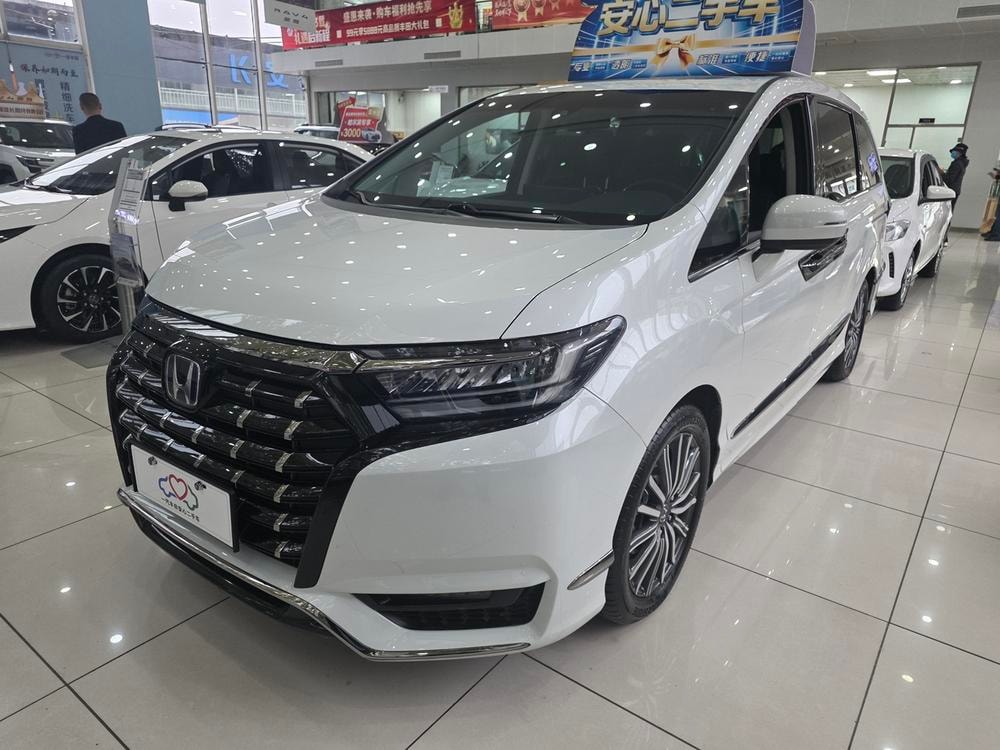 Honda Elysion 2022 — фото автомобиля