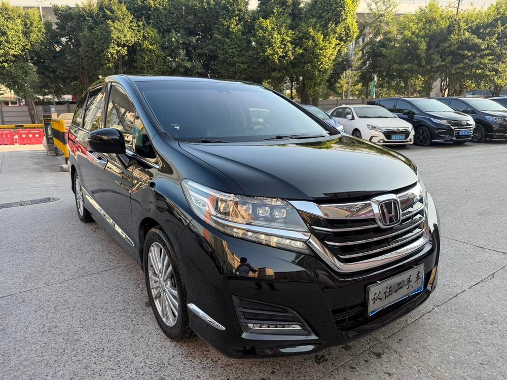 Honda Elysion 2016 — фото автомобиля