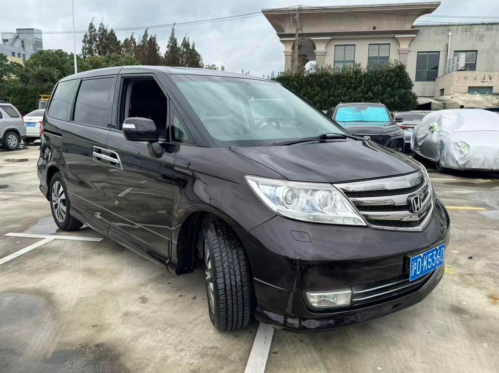 Honda Elysion 2012 — фото автомобиля