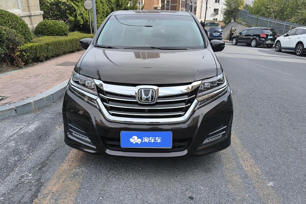 Honda Elysion 2016 — фото автомобиля