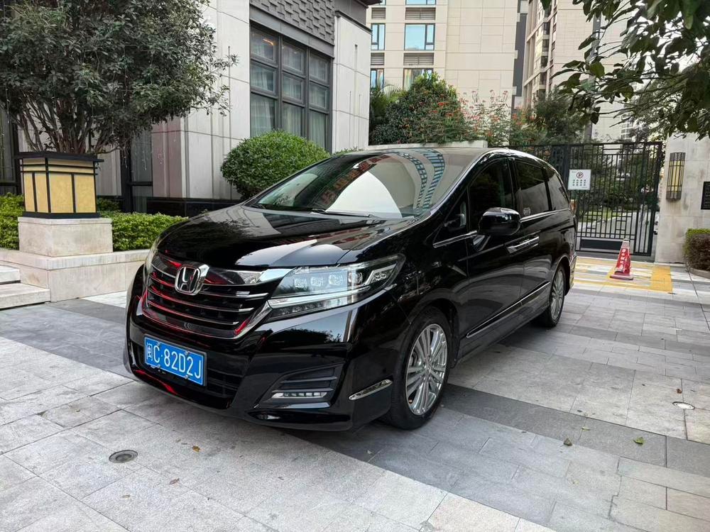 Honda Elysion 2016 — фото автомобиля