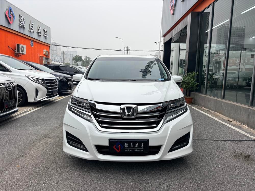 Honda Elysion 2016 — фото автомобиля 1