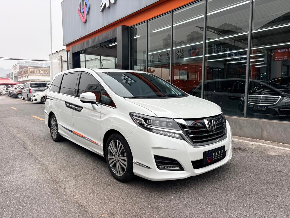 Honda Elysion 2016 — фото автомобиля