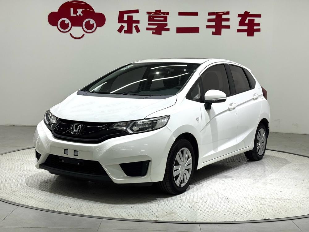 Honda Fit 2016 — фото автомобиля 1