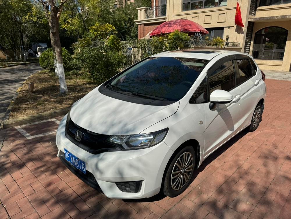 Honda Fit 2016 — фото автомобиля 1
