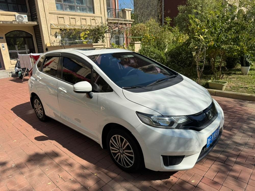 Honda Fit 2016 — фото автомобиля