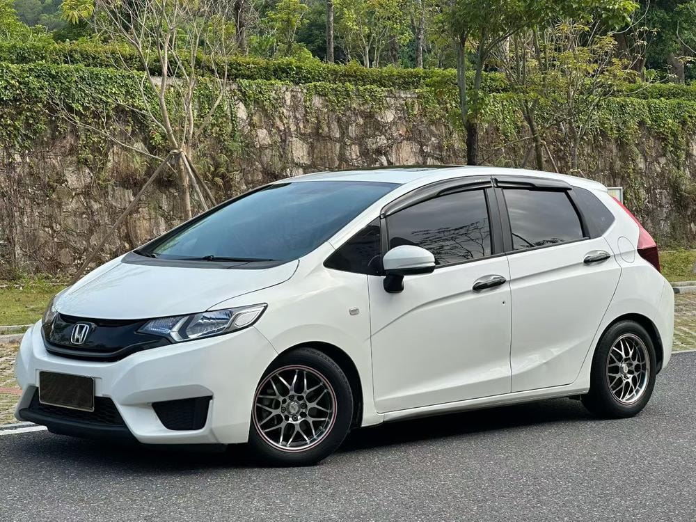 Honda Fit 2016 — фото автомобиля