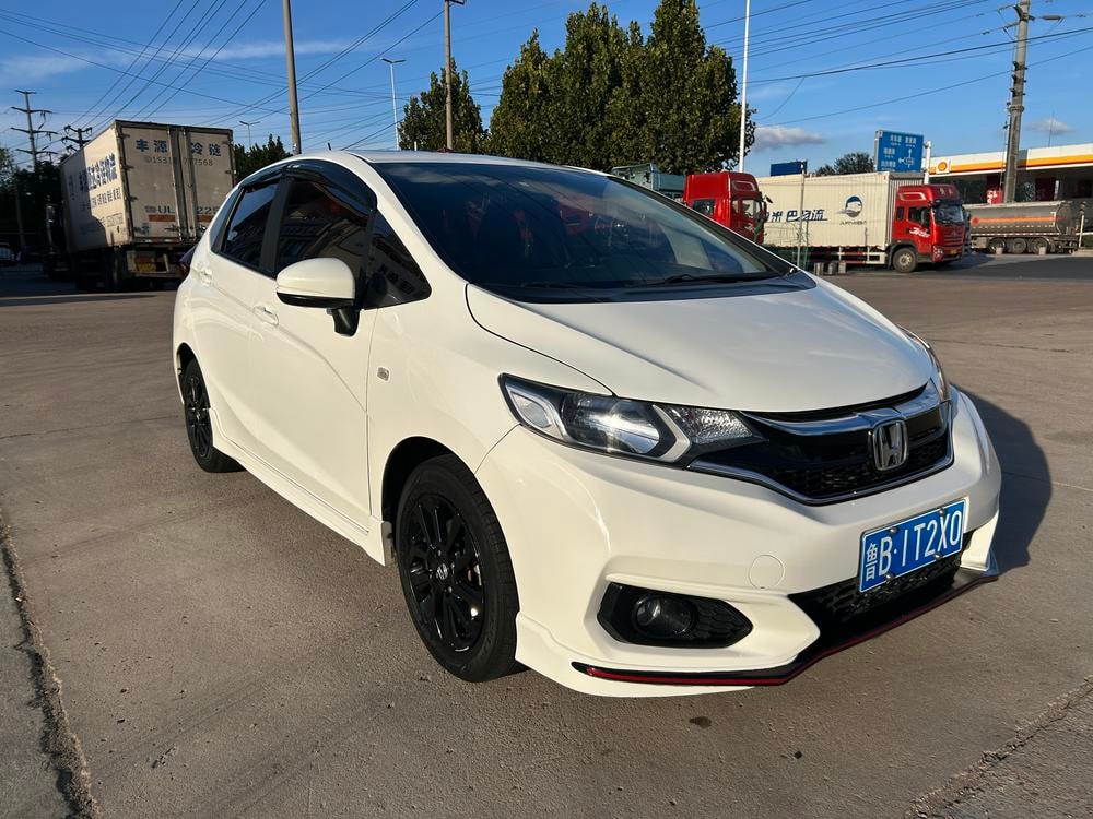Honda Fit 2018 — фото автомобиля