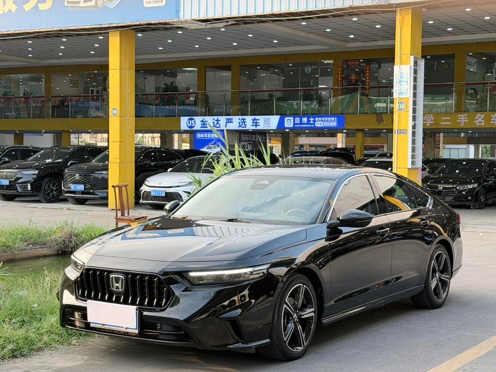 Honda Inspire 2023 — фото автомобиля