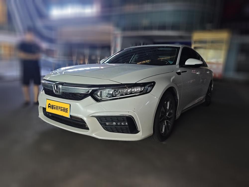 Honda Inspire 2019 — фото автомобиля 1