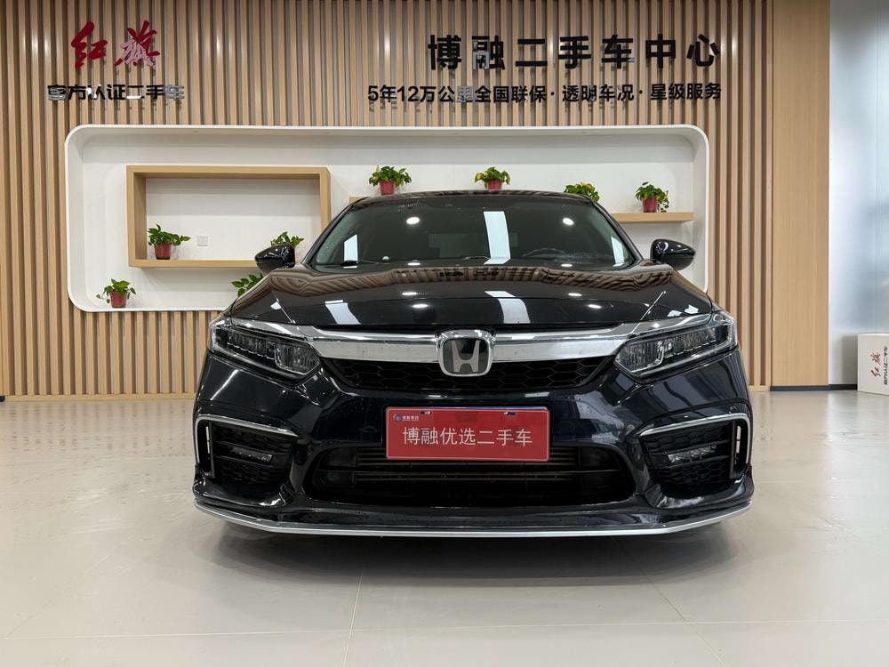 Honda Inspire 2019 — фото автомобиля 1