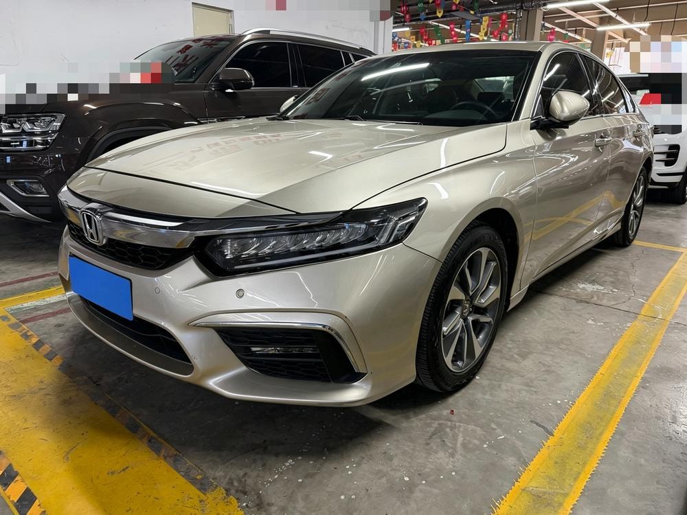 Honda Inspire 2019 — фото автомобиля 1