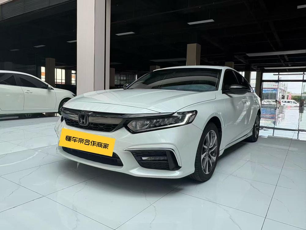 Honda Inspire 2019 — фото автомобиля 1