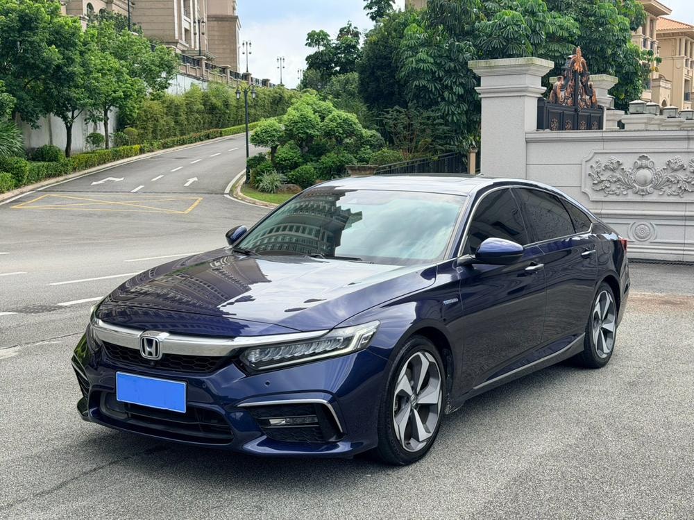 Honda Inspire 2019 — фото автомобиля 1