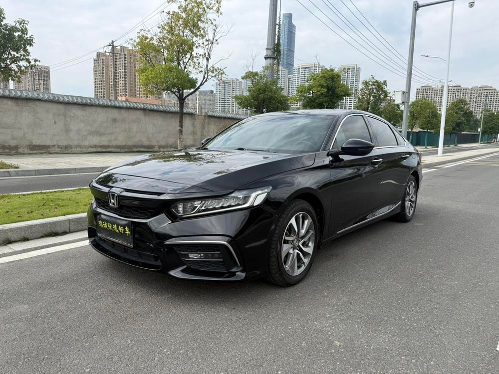 Honda Inspire 2019 — фото автомобиля