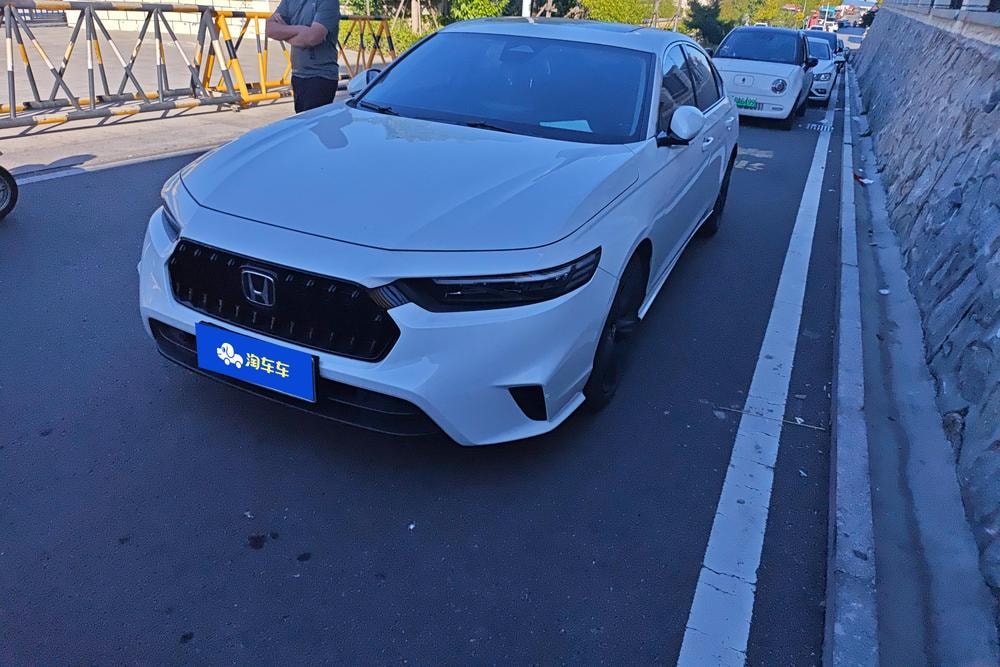 Honda Inspire 2023 — фото автомобиля 1