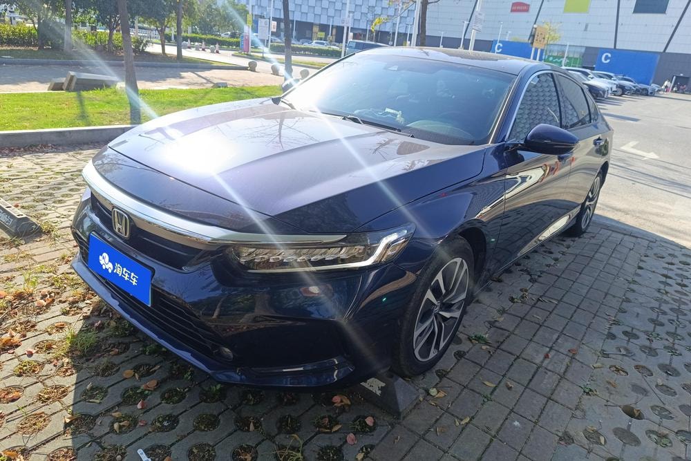 Honda Inspire 2022 — фото автомобиля 1