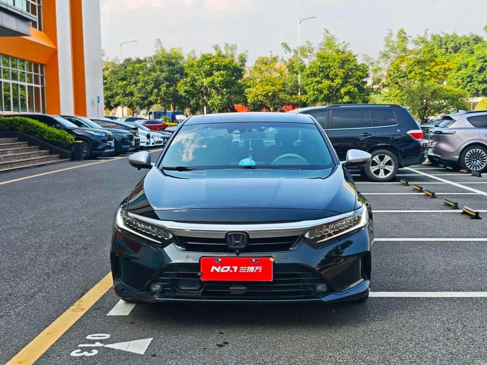 Honda Inspire 2022 — фото автомобиля 1