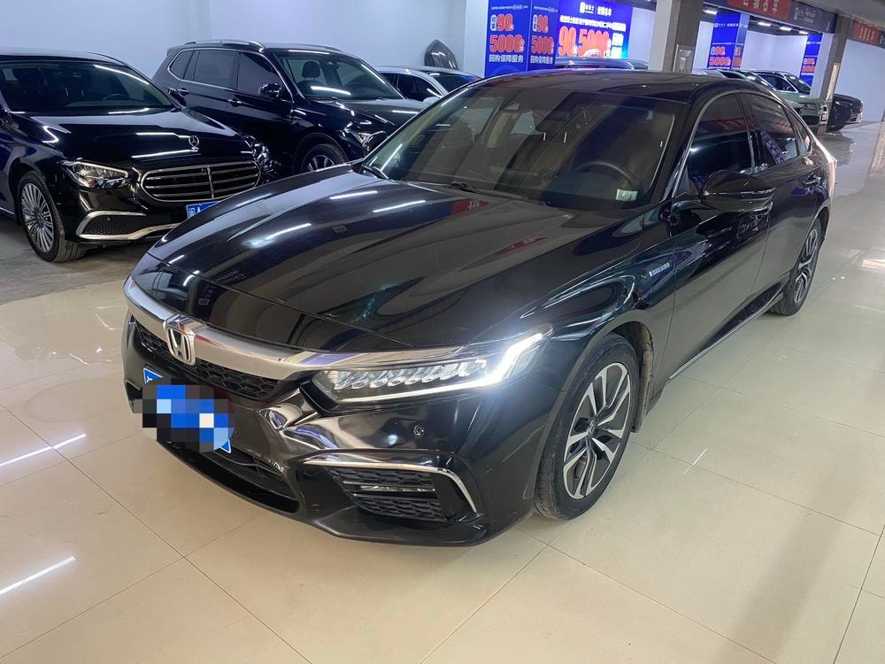 Honda Inspire 2019 — фото автомобиля 1