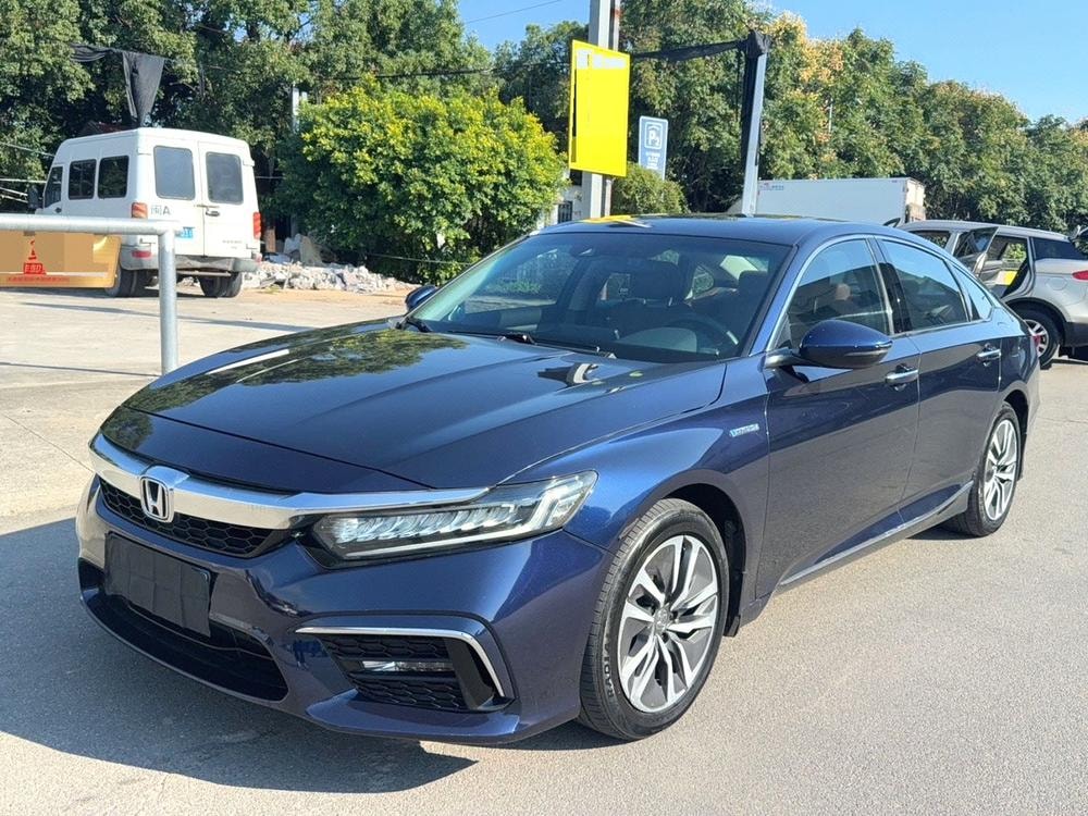 Honda Inspire 2019 — фото автомобиля 1